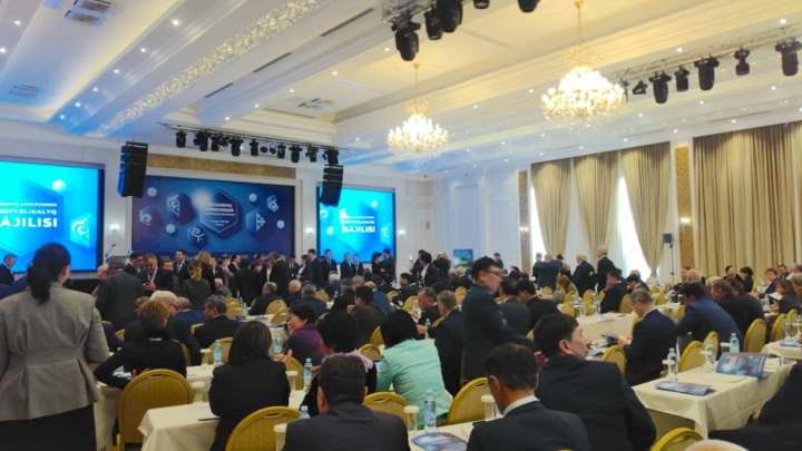 Министр общественного развития Дархан Калетаев предложил узаконить петиции от советов