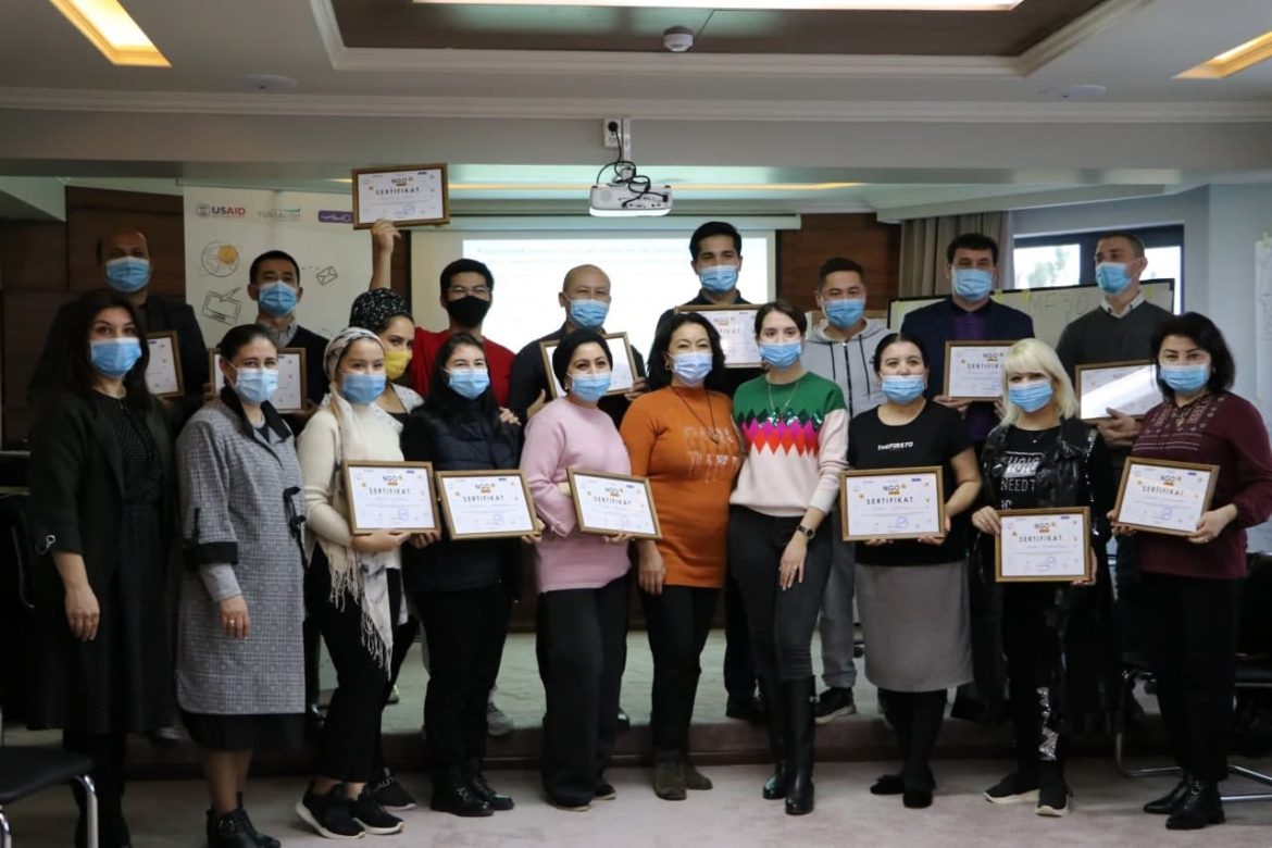 В рамках первой в Узбекистане Школы ННО обучение прошли 15 гражданских активистов